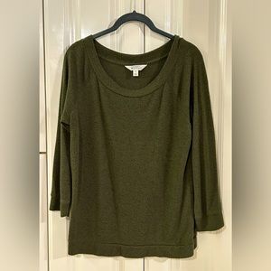 Medium comfy green sweater